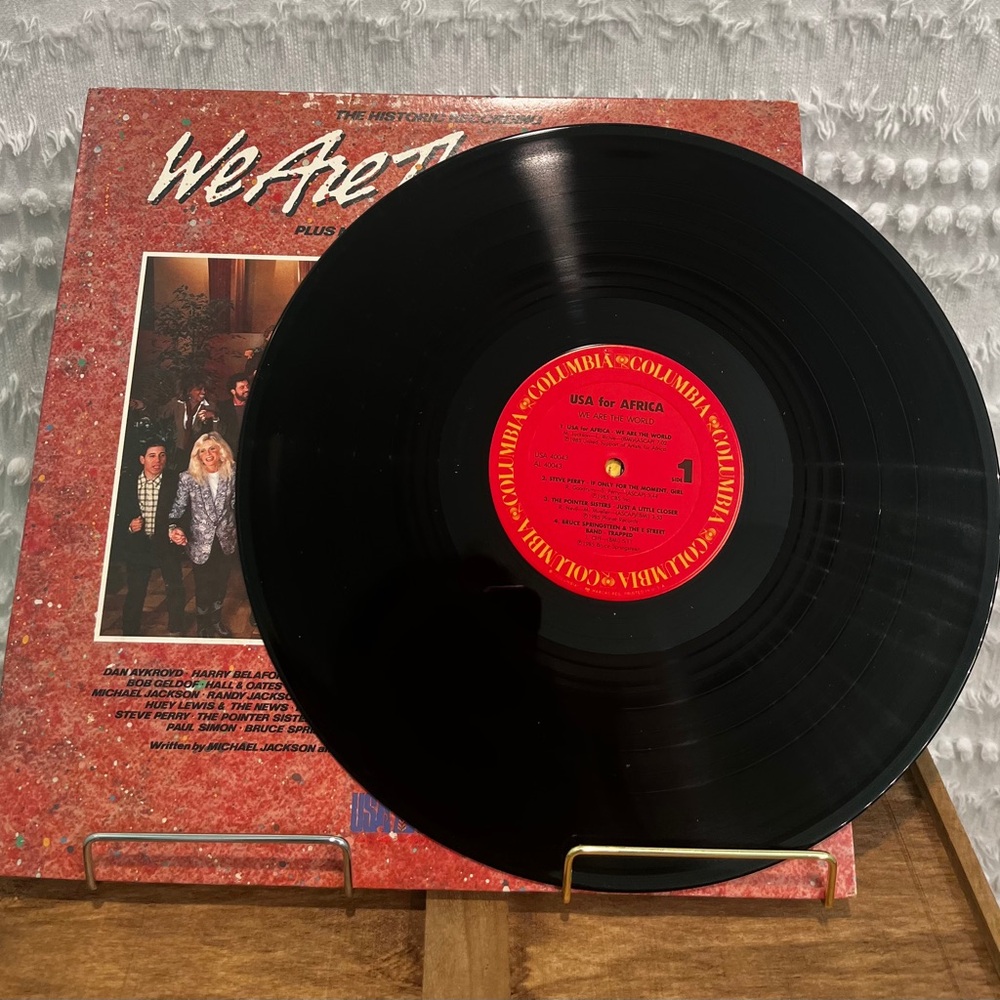 Vintage Album. “We Are The World” with original sleeve and album cover - Picture 9 of 9